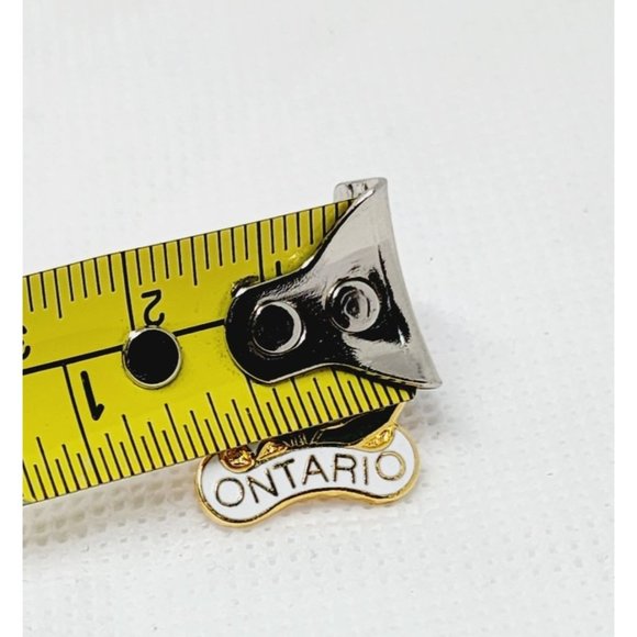 Ontario Floral Pin - Embrace the Beauty of Ontario with Our Exquisite Floral Pin - Picture 7 of 16